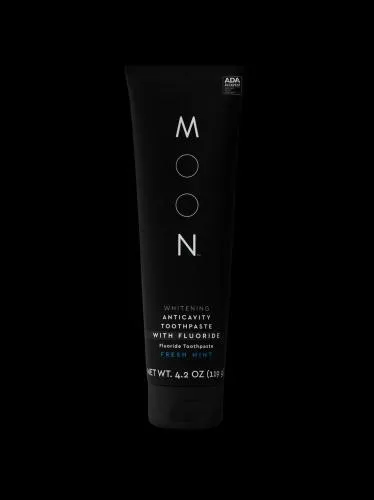 26217 moon whitening toothpaste application