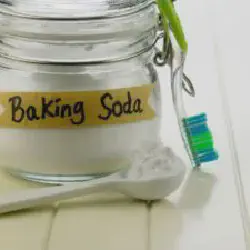 /img/26280-baking-soda-teeth-whitening-7.webp