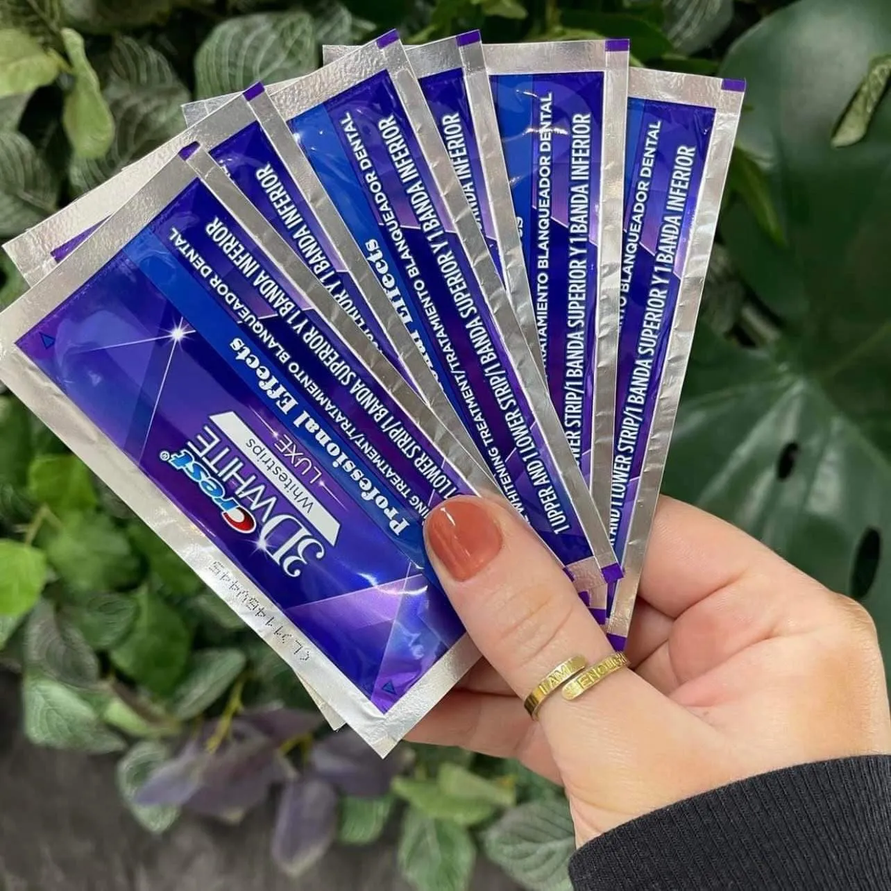 26452 crest whitening strips types